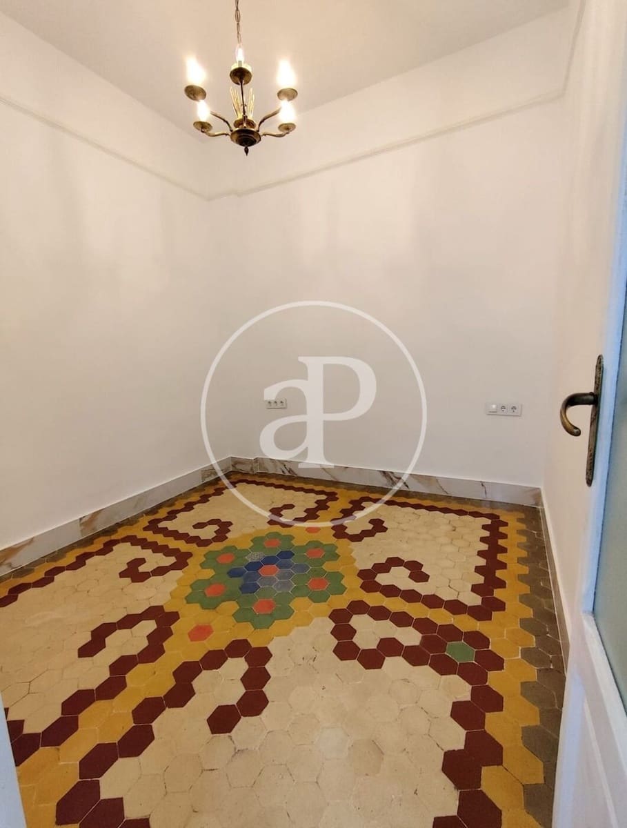5 Zimmer Apartment zu vermieten in Valencia Stadt - 1.600 € (Ref: 9536023)