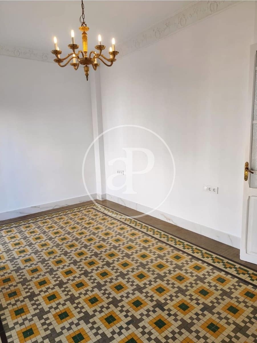 5 Zimmer Apartment zu vermieten in Valencia Stadt - 1.600 € (Ref: 9536023)