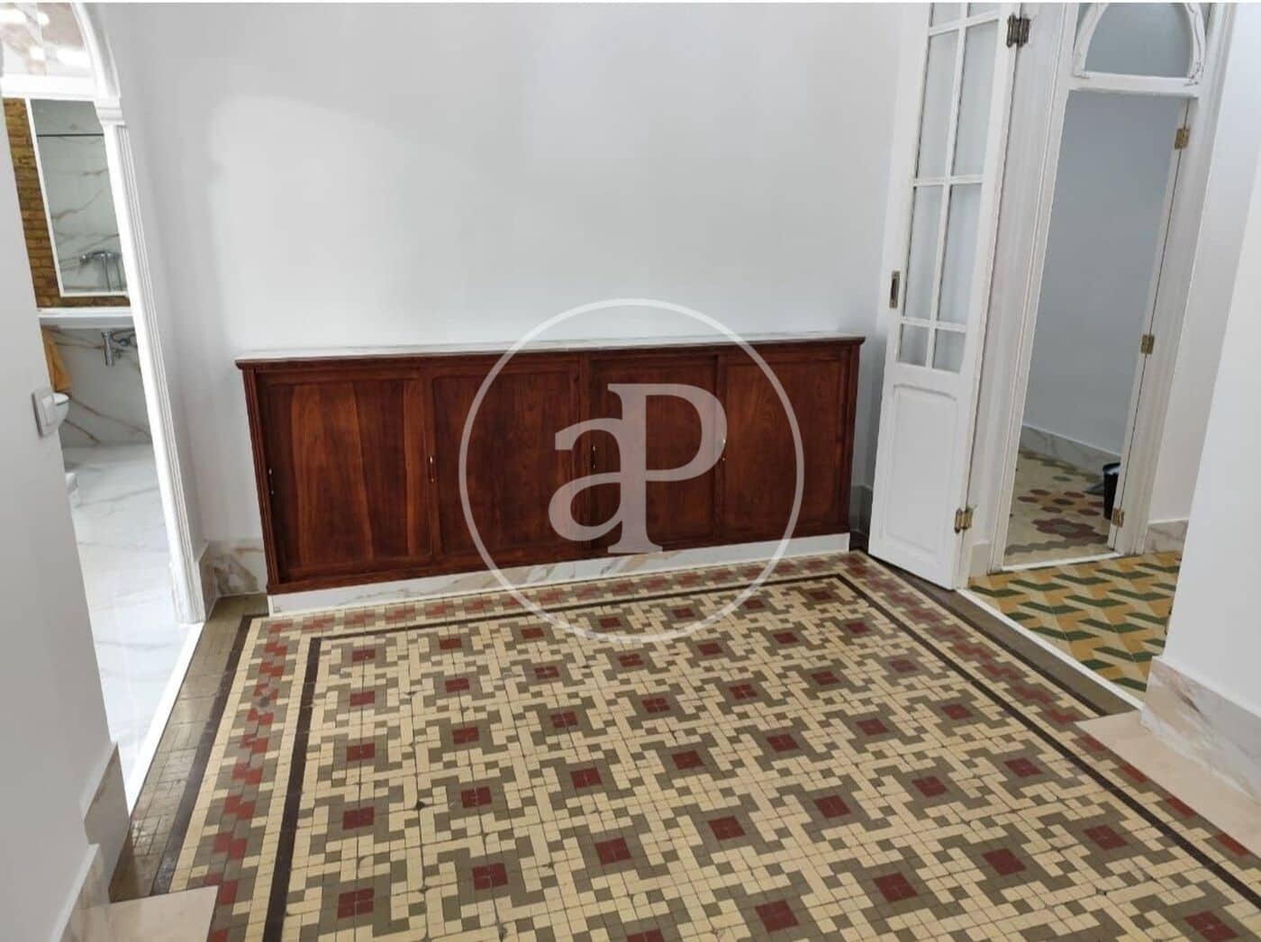 5 Zimmer Apartment zu vermieten in Valencia Stadt - 1.600 € (Ref: 9536023)