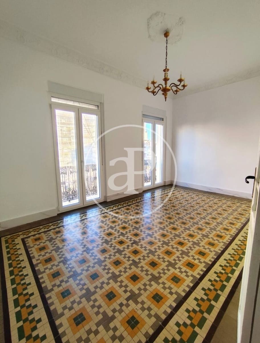 5 Zimmer Apartment zu vermieten in Valencia Stadt - 1.600 € (Ref: 9536023)