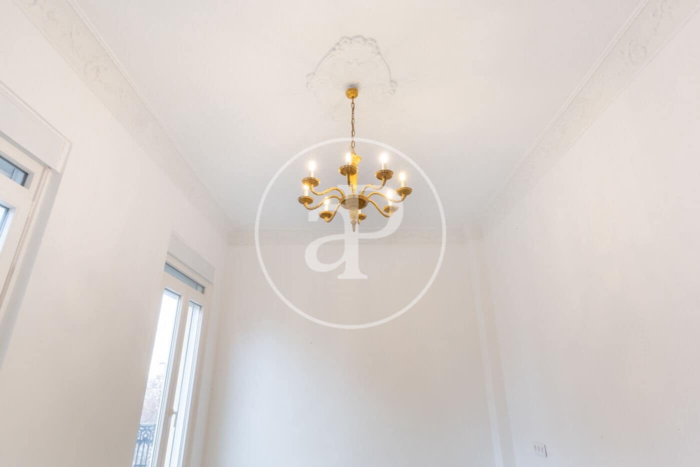 5 bedroom Apartment for rent in Valencia city - € 1,500 (Ref: 9536023)