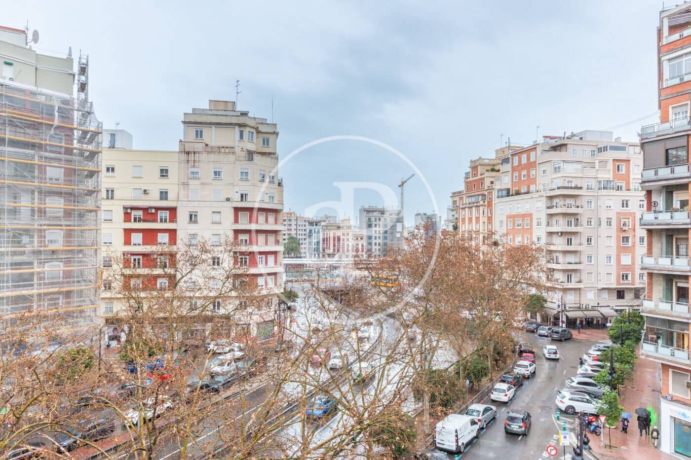 5 bedroom Apartment for rent in Valencia city - € 1,500 (Ref: 9536023)