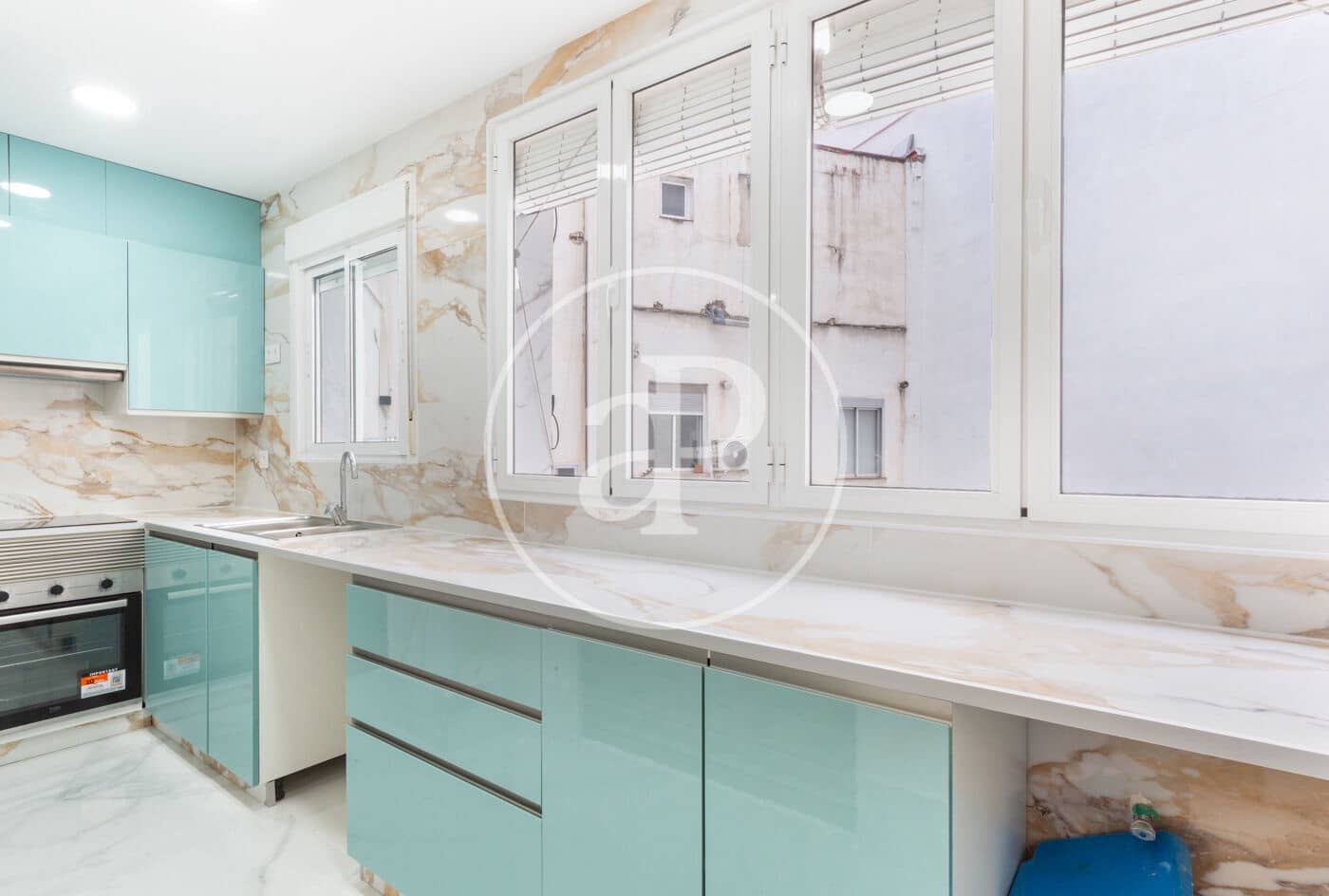 5 bedroom Apartment for rent in Valencia city - € 1,500 (Ref: 9536023)