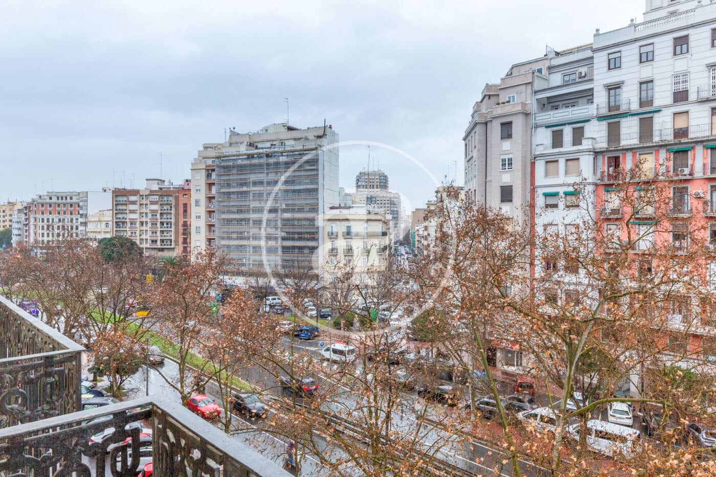 5 bedroom Apartment for rent in Valencia city - € 1,500 (Ref: 9536023)