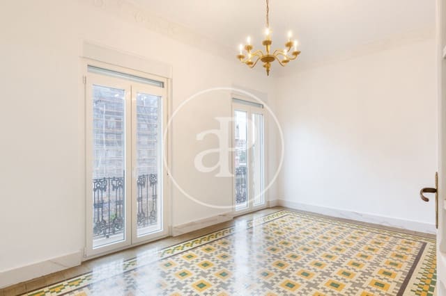 5 soveværelse Lejlighed til leje i Arrancapins, Valencia by - € 1.500 (Ref: 9536023)