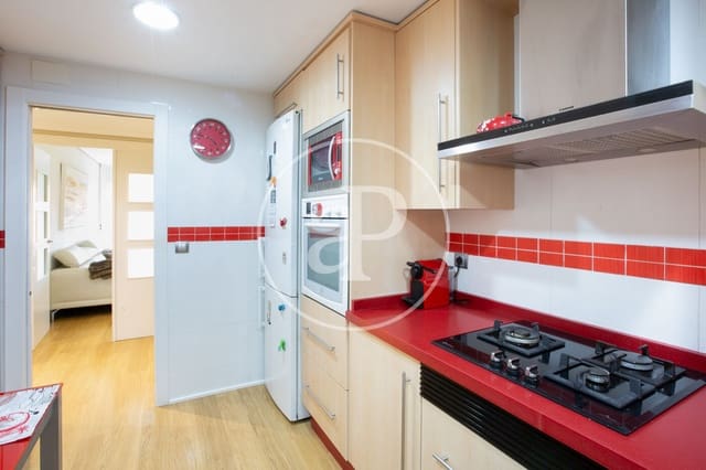 4 bedroom Apartment for sale in Cami Fondo, Valencia city - € 695,000 (Ref: 9541210)