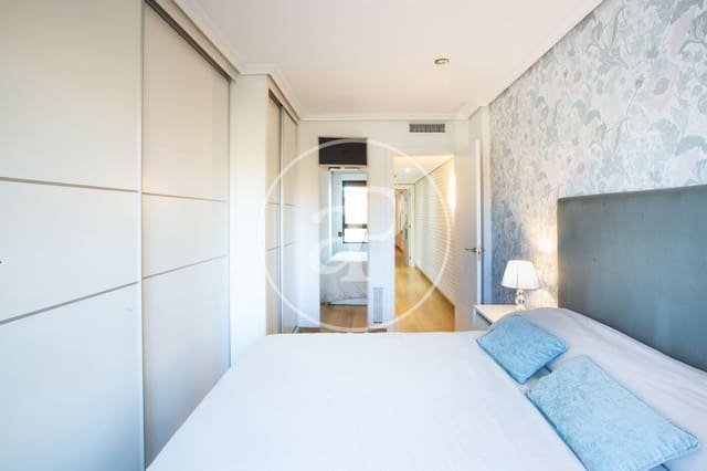 4 bedroom Apartment for sale in Cami Fondo, Valencia city - € 695,000 (Ref: 9541210)