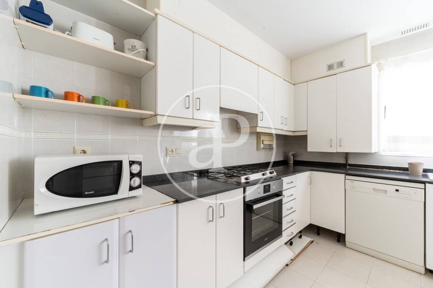 4 Zimmer Apartment zu vermieten in Valencia Stadt - 2.000 € (Ref: 9541212)