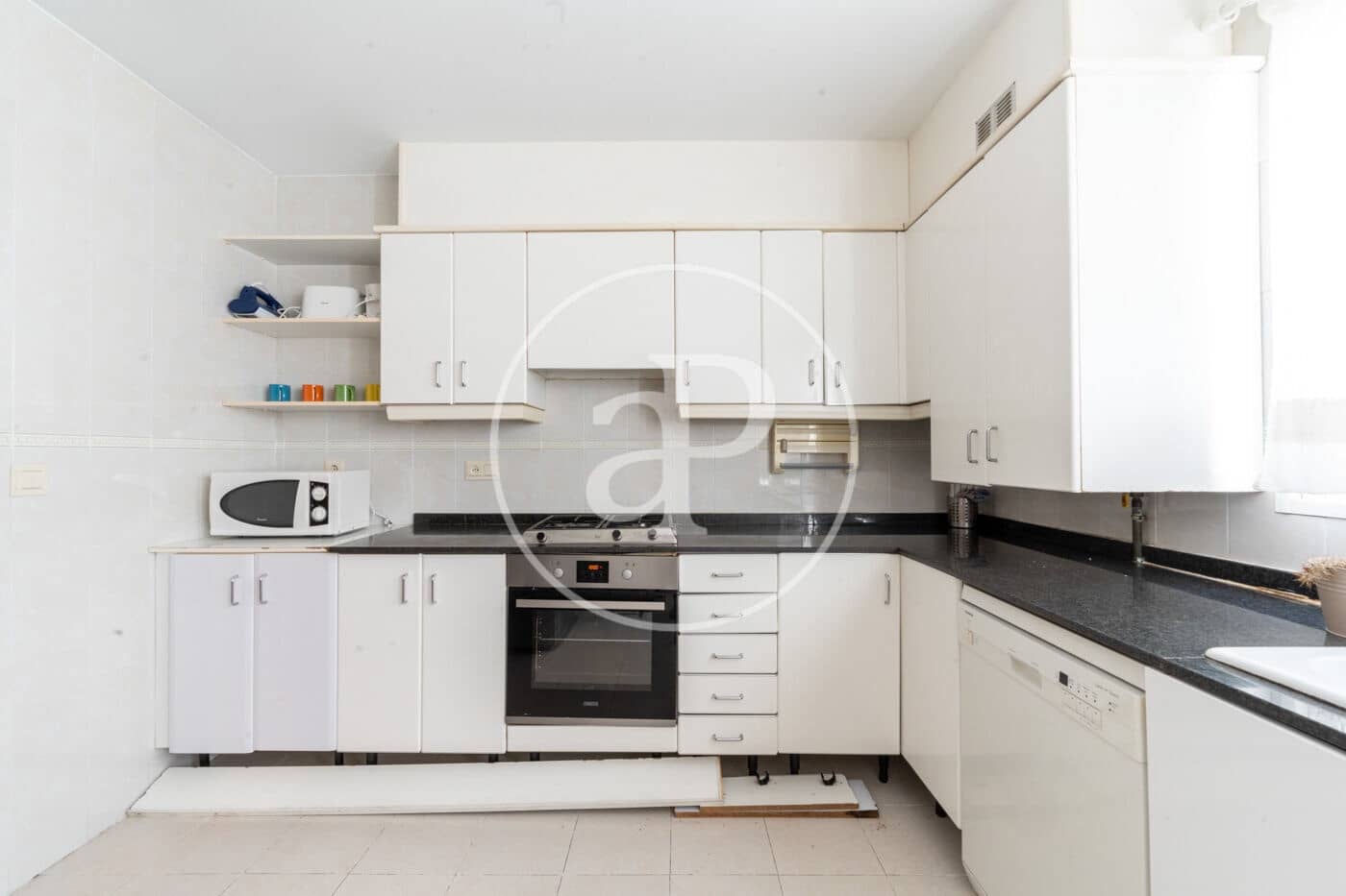 4 Zimmer Apartment zu vermieten in Valencia Stadt - 2.000 € (Ref: 9541212)