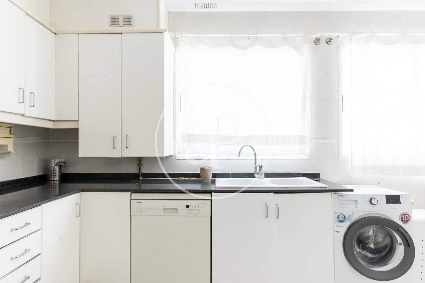 4 Zimmer Apartment zu vermieten in Valencia Stadt - 2.000 € (Ref: 9541212)