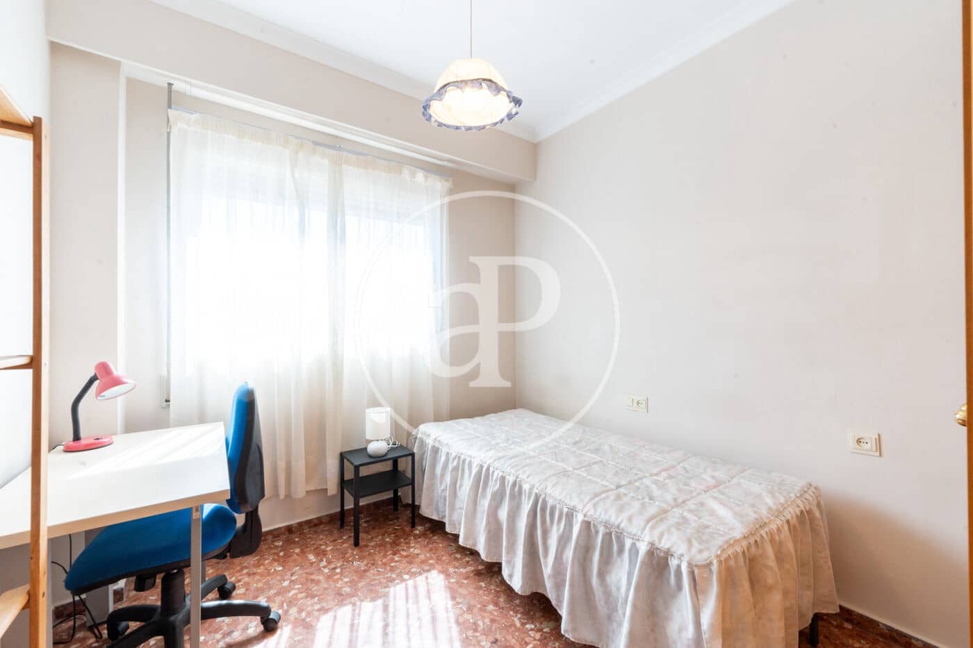 4 Zimmer Apartment zu vermieten in Valencia Stadt - 2.000 € (Ref: 9541212)