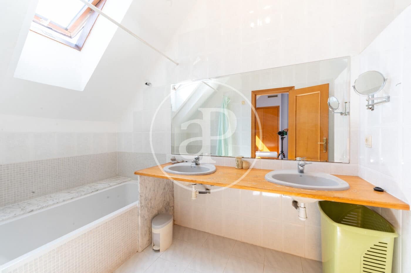 4 Zimmer Apartment zu vermieten in Valencia Stadt - 2.000 € (Ref: 9541212)