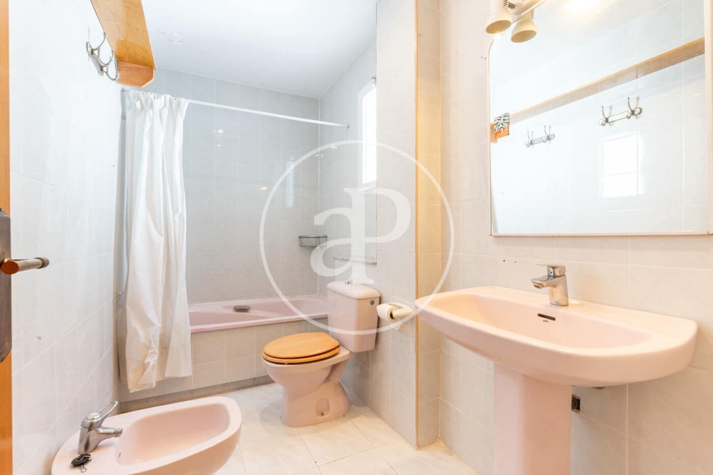 4 Zimmer Apartment zu vermieten in Valencia Stadt - 2.000 € (Ref: 9541212)