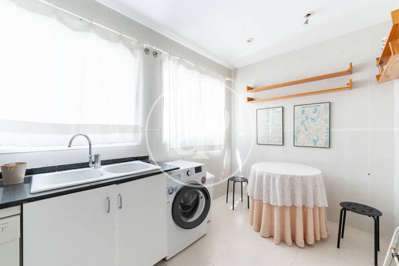 4 Zimmer Apartment zu vermieten in Valencia Stadt - 2.000 € (Ref: 9541212)