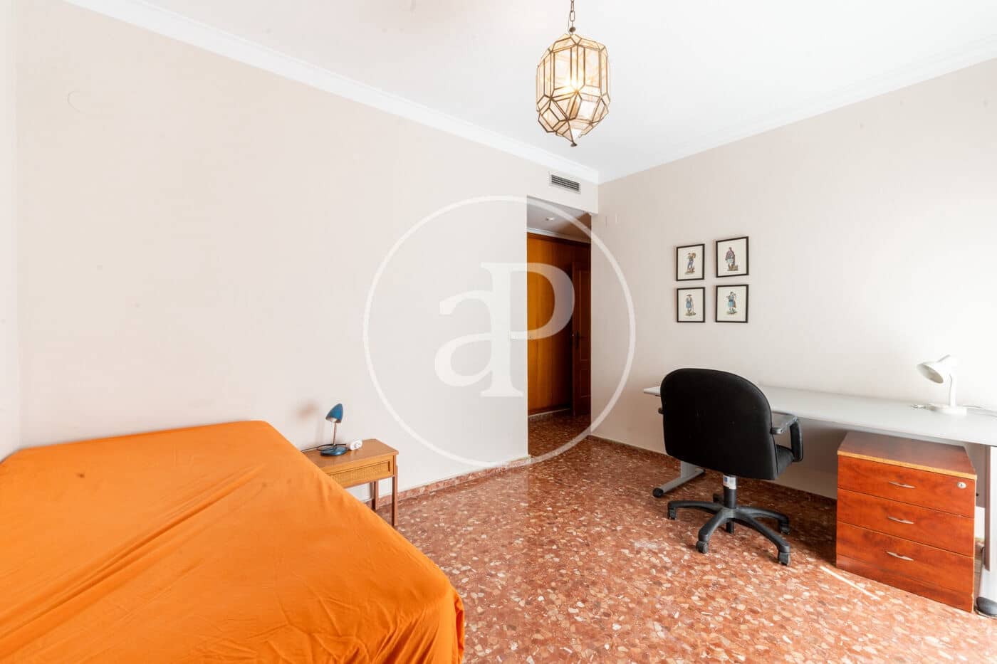 4 Zimmer Apartment zu vermieten in Valencia Stadt - 2.000 € (Ref: 9541212)