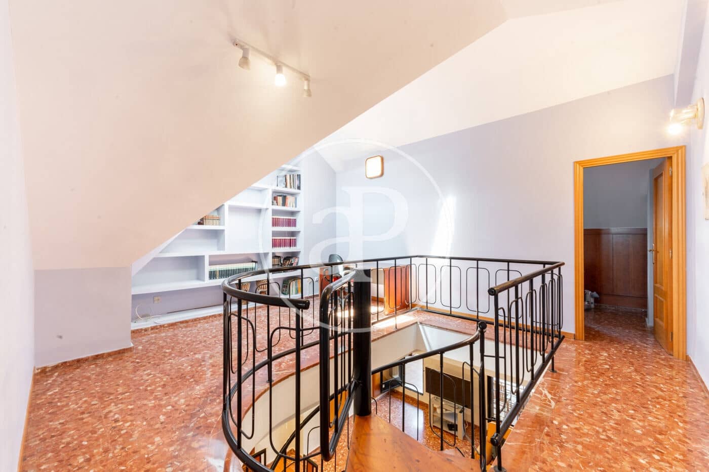 4 Zimmer Apartment zu vermieten in Valencia Stadt - 2.000 € (Ref: 9541212)