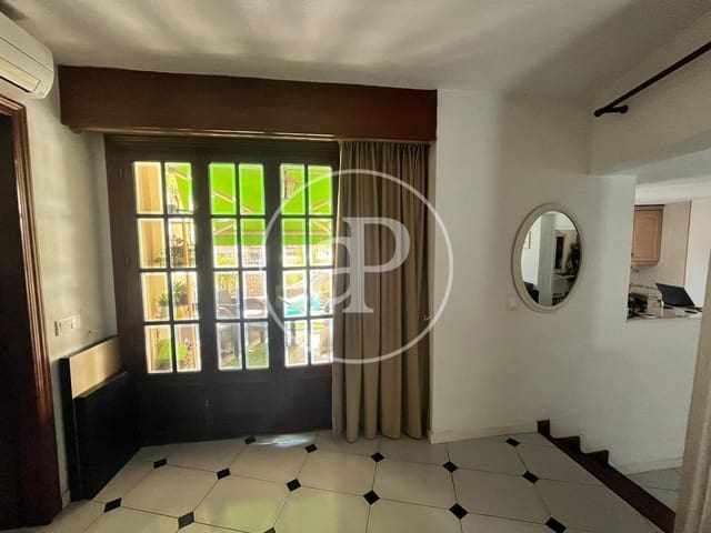 2 quarto Penthouse para arrendar em La Gran Via, Valência cidade - 1 600 € (Ref: 9541213)