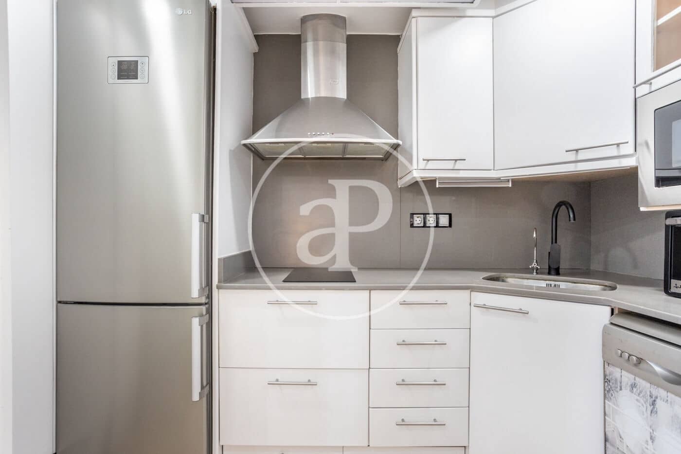 2 slaapkamer Appartement te huur in Valencia stad - € 1.500 (Ref: 9543736)