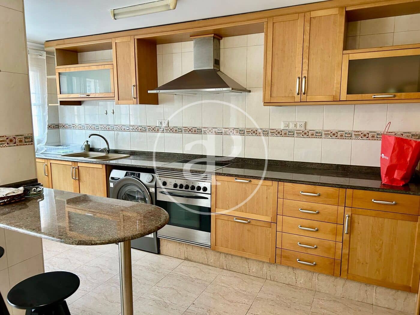 3 soverom Leilighet til leie i Valencia by med garasje - € 1 500 (Ref: 9543738)