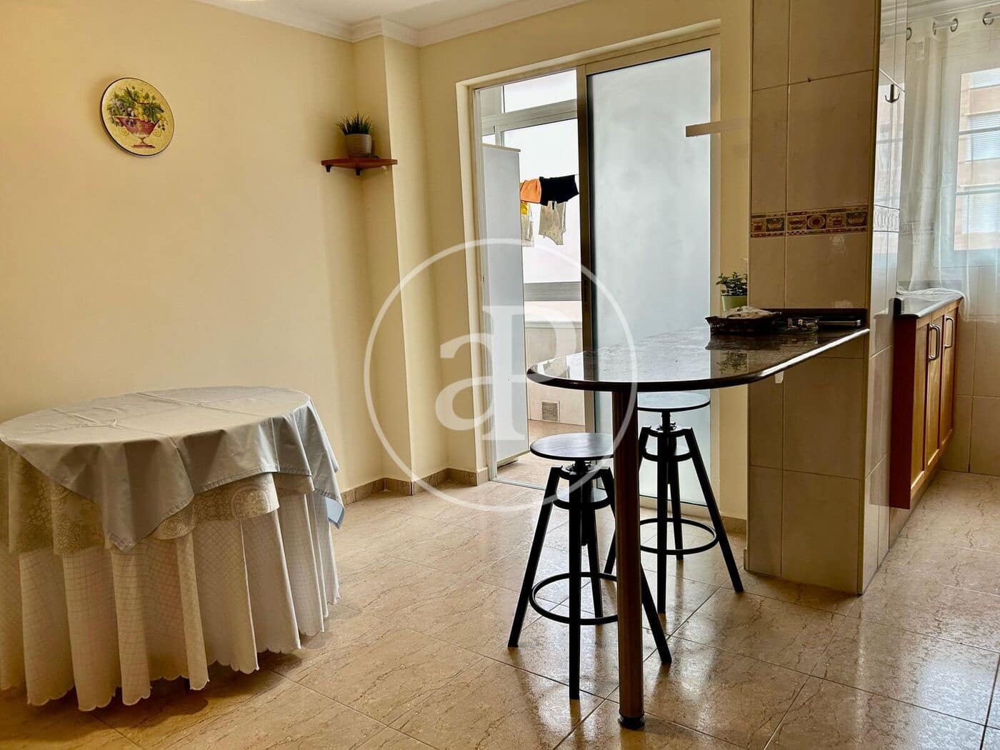 3 soverom Leilighet til leie i Valencia by med garasje - € 1 500 (Ref: 9543738)
