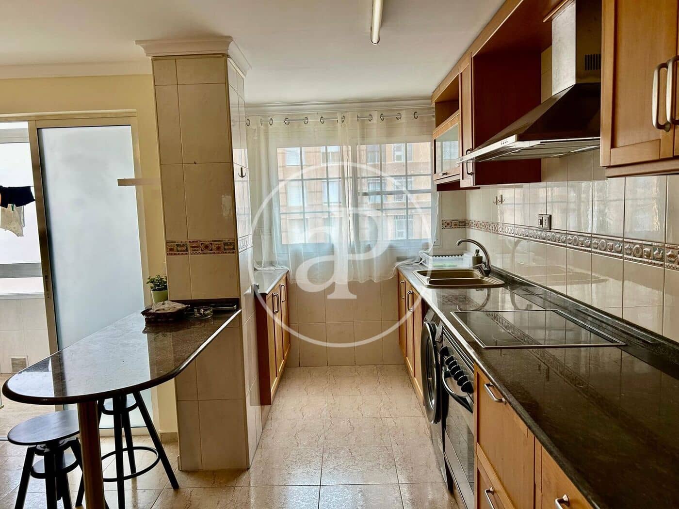3 soverom Leilighet til leie i Valencia by med garasje - € 1 500 (Ref: 9543738)