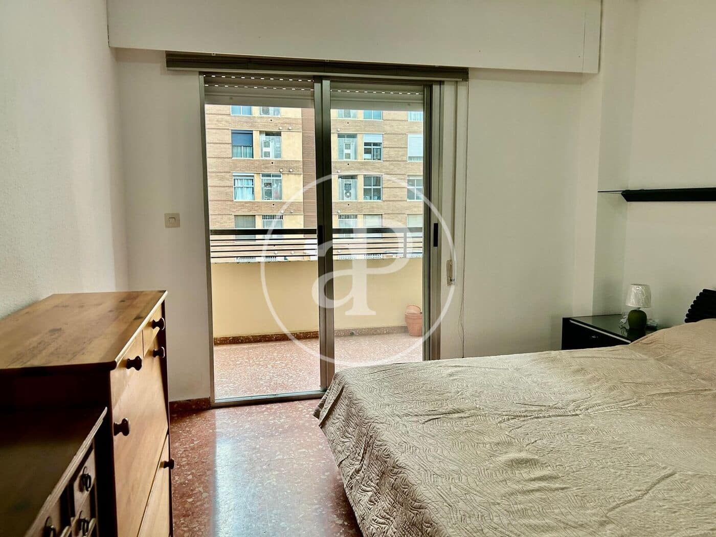 3 soverom Leilighet til leie i Valencia by med garasje - € 1 500 (Ref: 9543738)