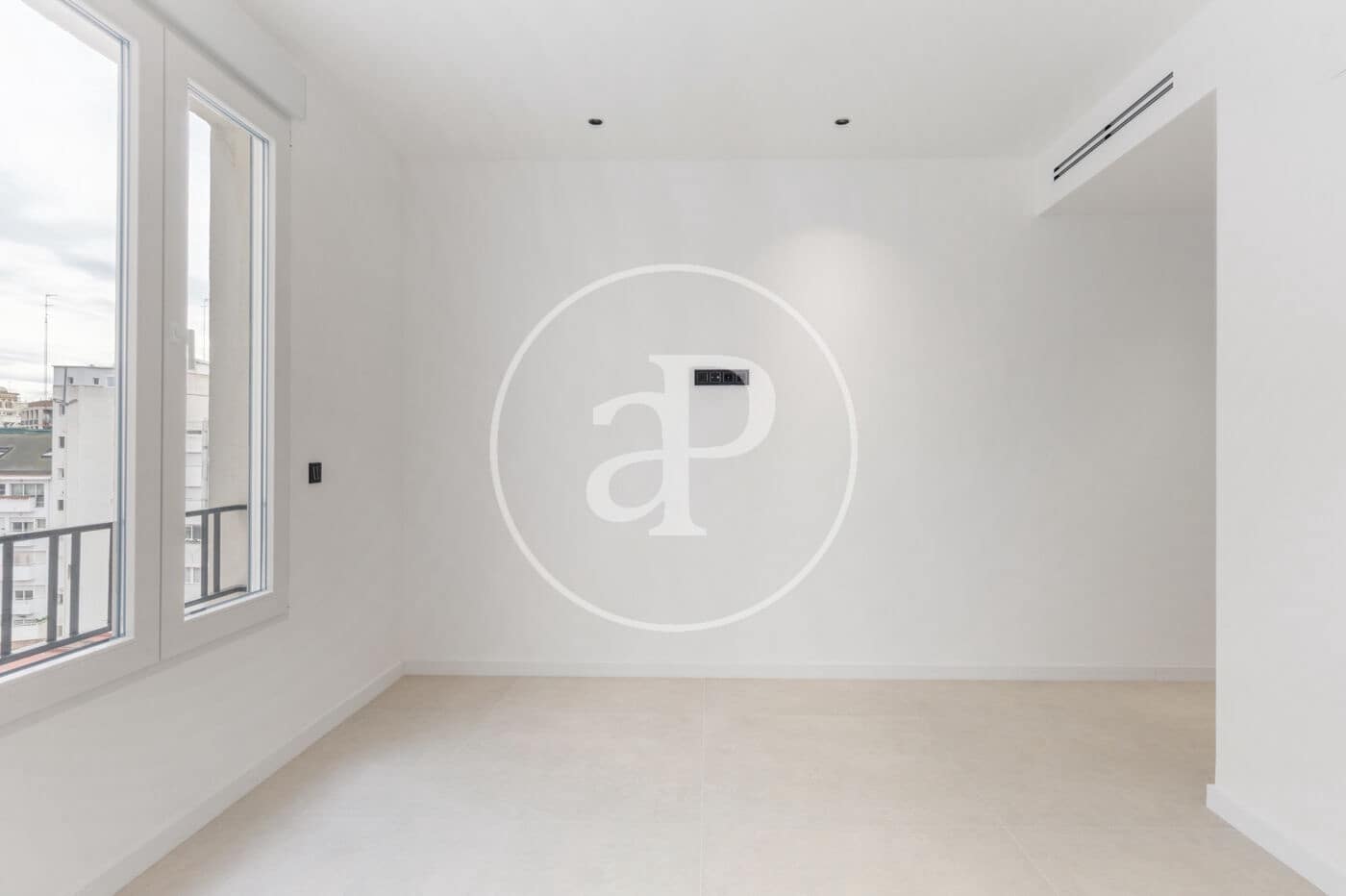 4 soveværelse Lejlighed til salg i Valencia by - € 1.249.000 (Ref: 9543740)