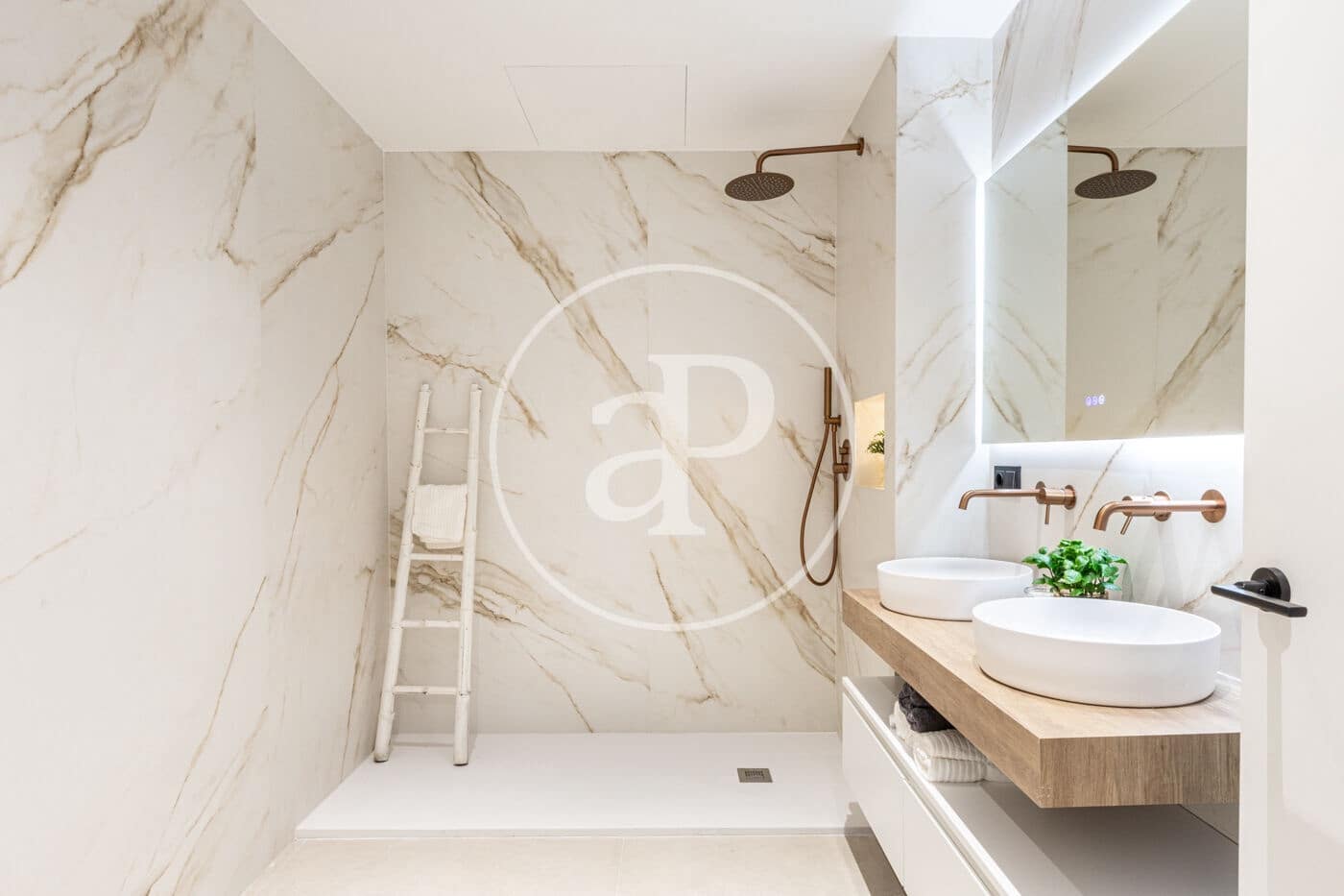 4 soveværelse Lejlighed til salg i Valencia by - € 1.249.000 (Ref: 9543740)