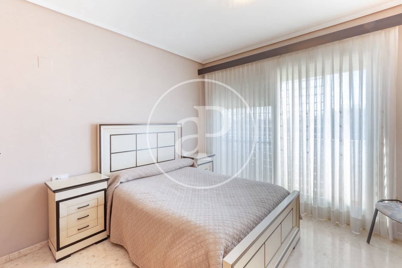 4 bedroom Villa for sale in Moncada - € 540,000 (Ref: 9548330)