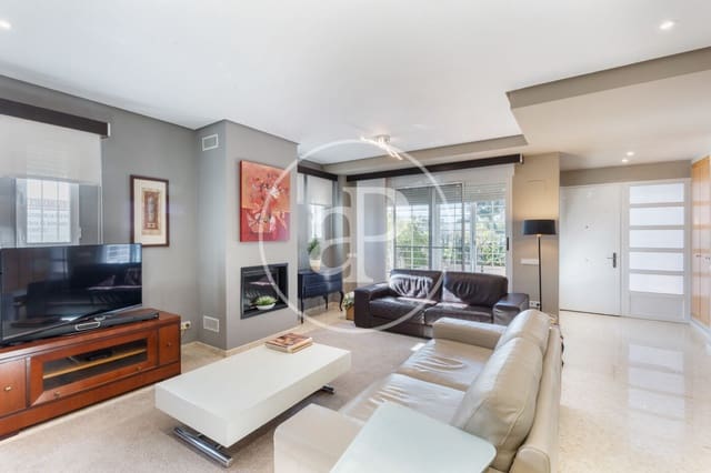 4 bedroom Villa for sale in Moncada - € 540,000 (Ref: 9548330)