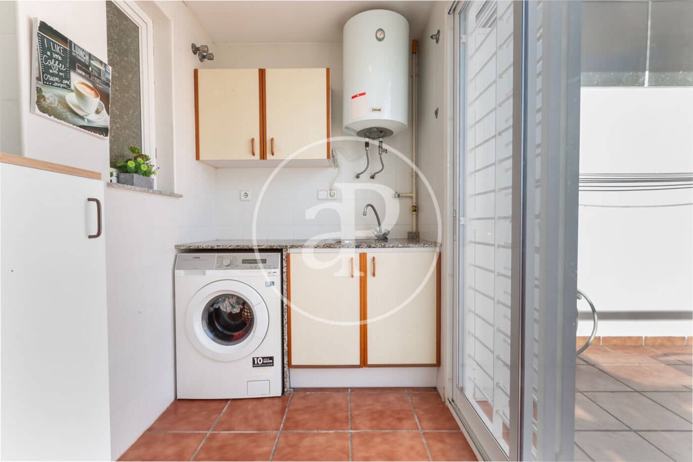 4 bedroom Villa for sale in Moncada - € 540,000 (Ref: 9548330)