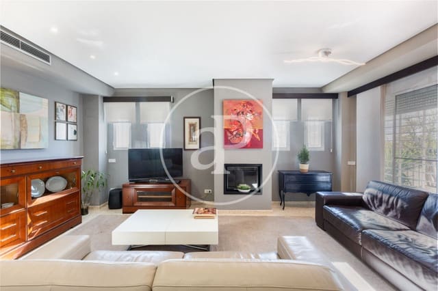 4 bedroom Villa for sale in Moncada - € 540,000 (Ref: 9548330)