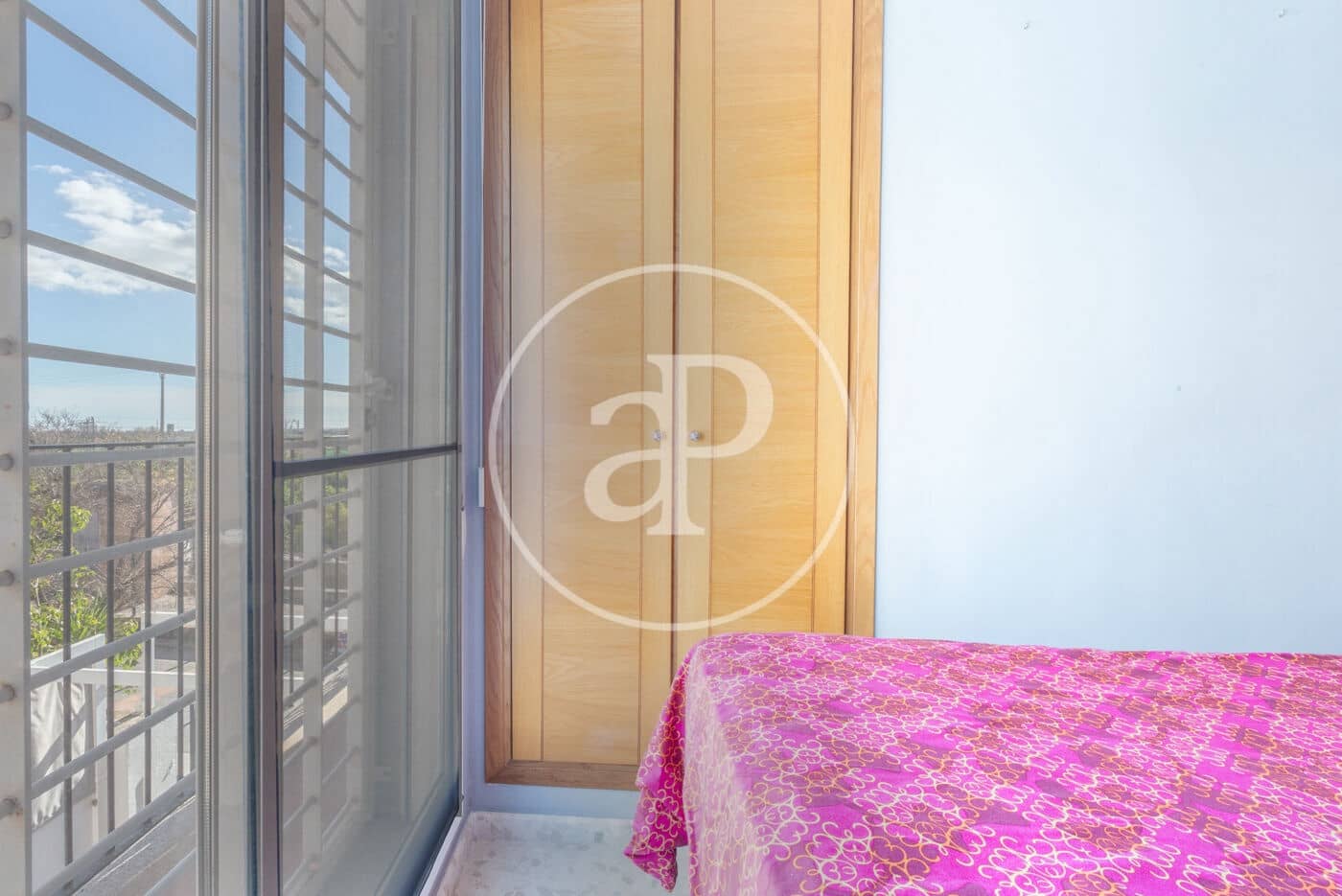 4 bedroom Villa for sale in Moncada - € 540,000 (Ref: 9548330)