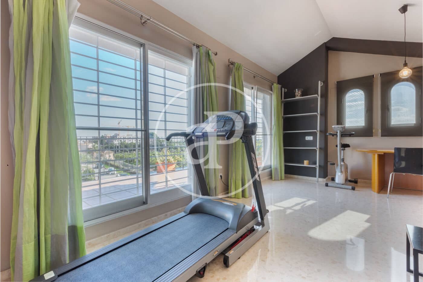 4 bedroom Villa for sale in Moncada - € 540,000 (Ref: 9548330)