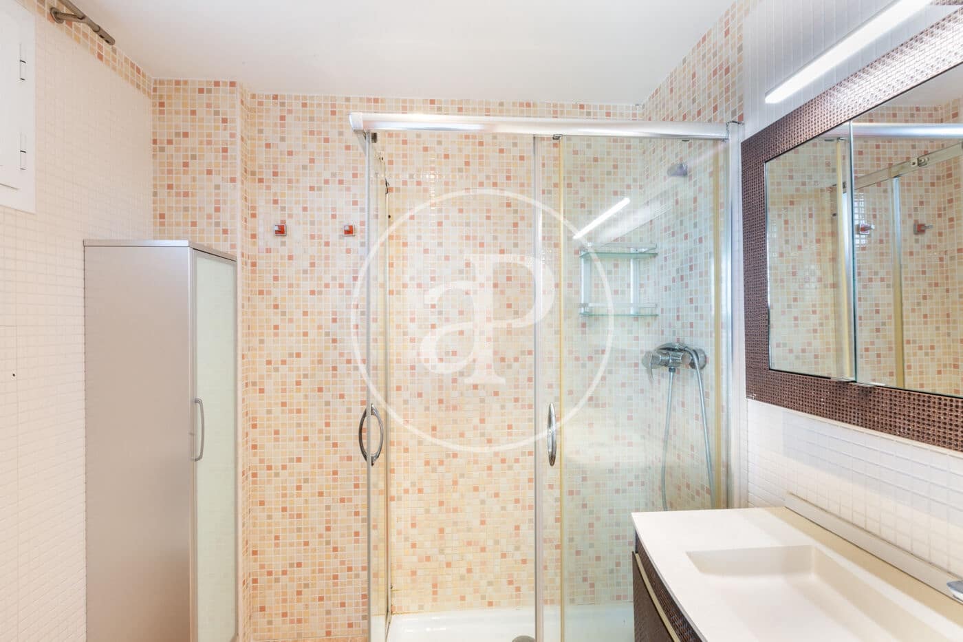 4 bedroom Villa for sale in Moncada - € 540,000 (Ref: 9548330)