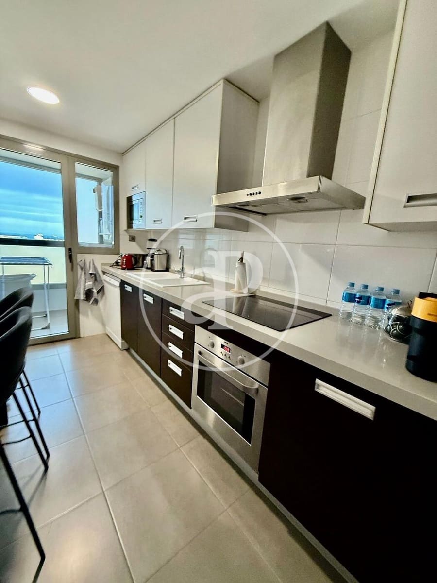 Appartement de 3 chambres à louer à Valence ville avec piscine - 2 700 € (Ref: 9551635)