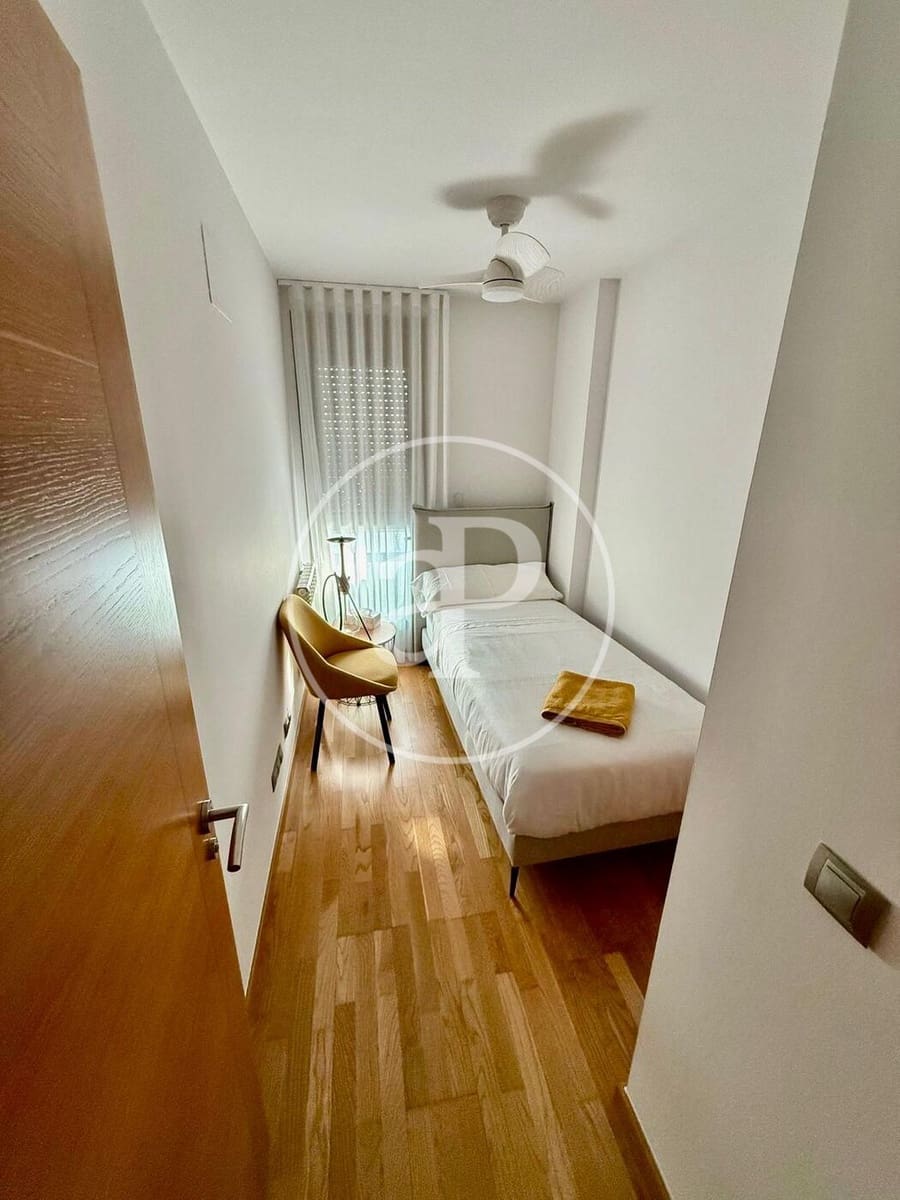 Appartement de 3 chambres à louer à Valence ville avec piscine - 2 700 € (Ref: 9551635)