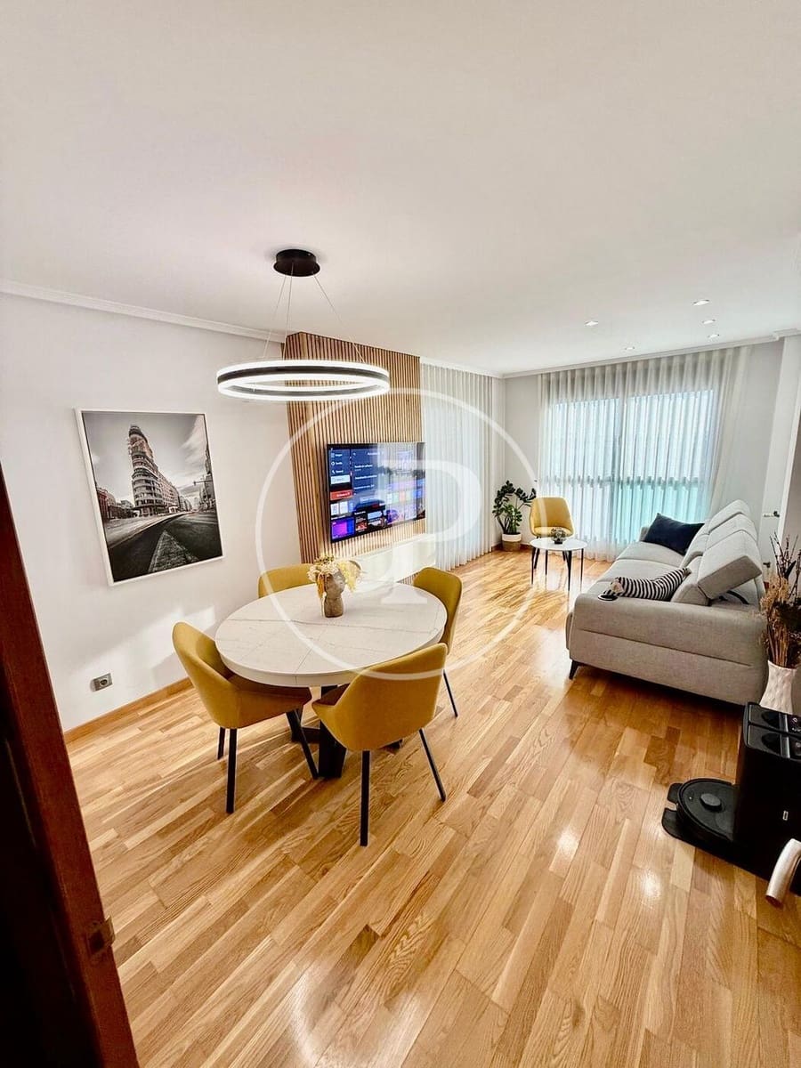 Appartement de 3 chambres à louer à Valence ville avec piscine - 2 700 € (Ref: 9551635)