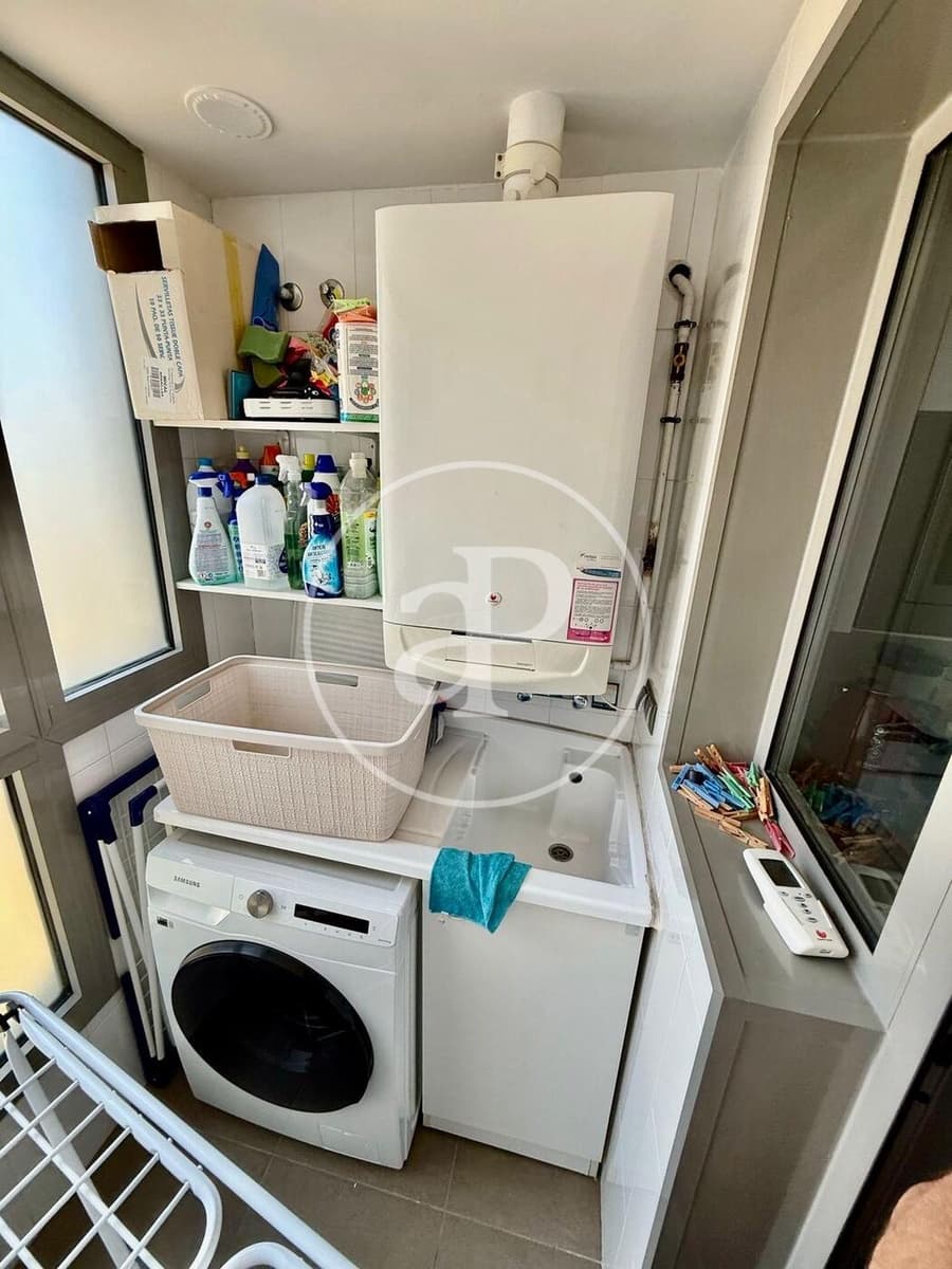 Appartement de 3 chambres à louer à Valence ville avec piscine - 2 700 € (Ref: 9551635)