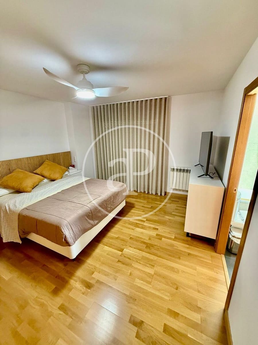 Appartement de 3 chambres à louer à Valence ville avec piscine - 2 700 € (Ref: 9551635)