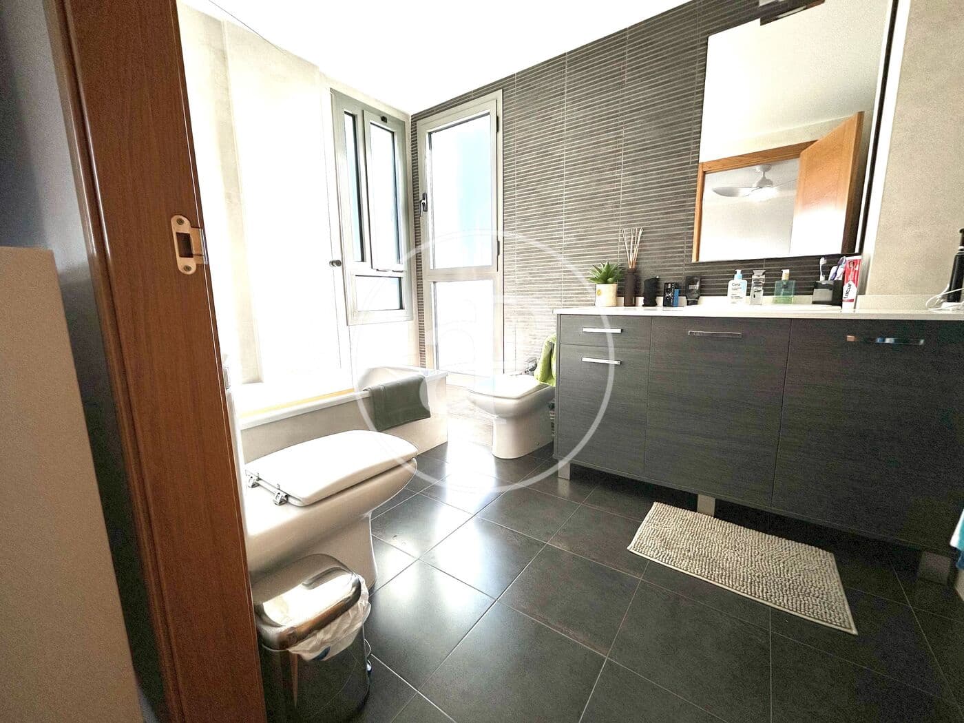 3 bedroom Apartment for rent in Valencia city with pool - € 2,700 (Ref: 9551635)