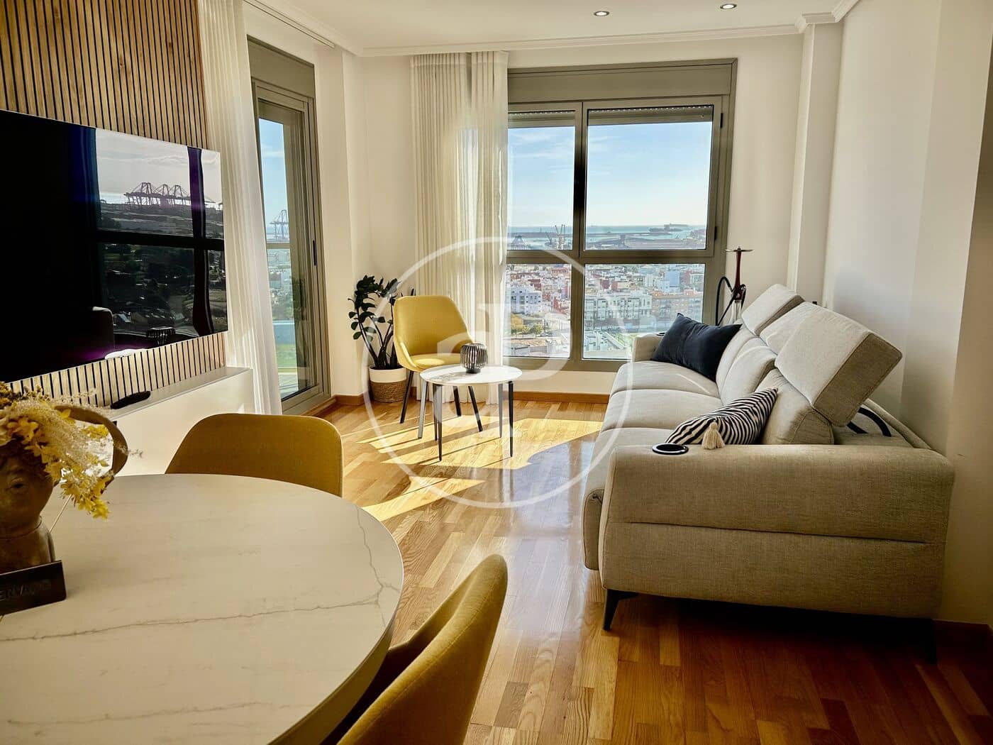 3 bedroom Apartment for rent in Valencia city with pool - € 2,700 (Ref: 9551635)