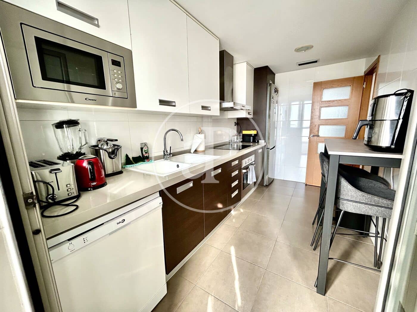 3 bedroom Apartment for rent in Valencia city with pool - € 2,700 (Ref: 9551635)