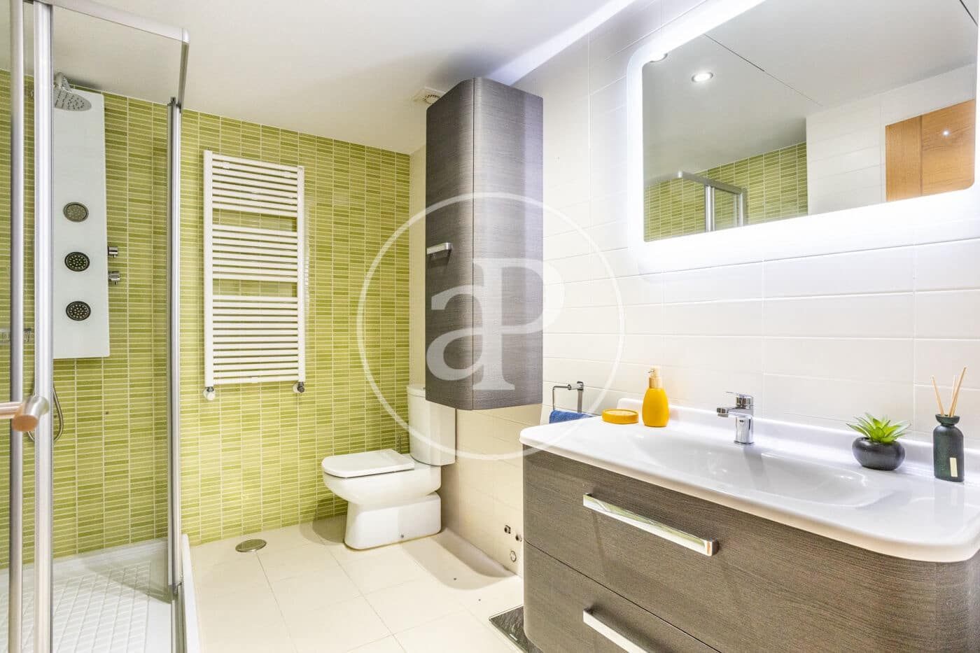 3 quarto Apartamento para arrendar em Valencia cidade com piscina - 2 700 € (Ref: 9551635)