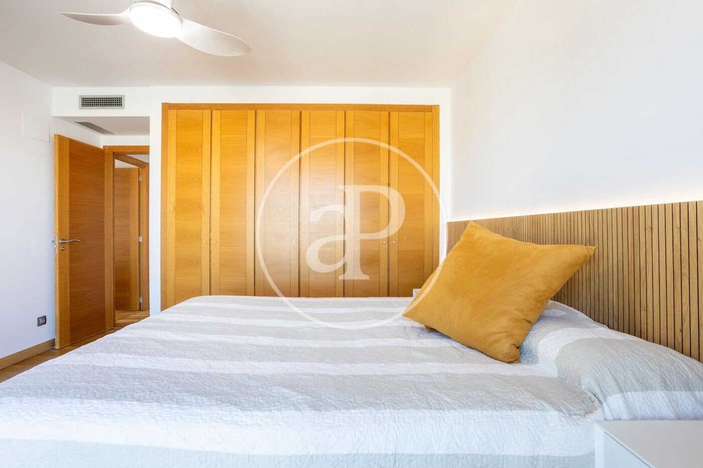 3 quarto Apartamento para arrendar em Valencia cidade com piscina - 2 700 € (Ref: 9551635)