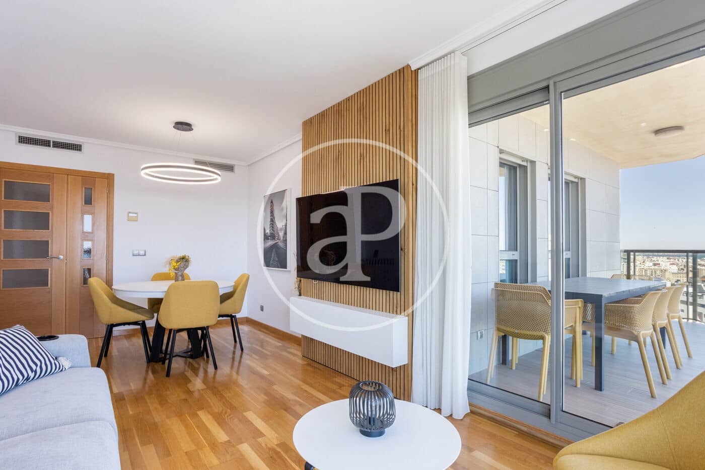 3 quarto Apartamento para arrendar em Valencia cidade com piscina - 2 700 € (Ref: 9551635)