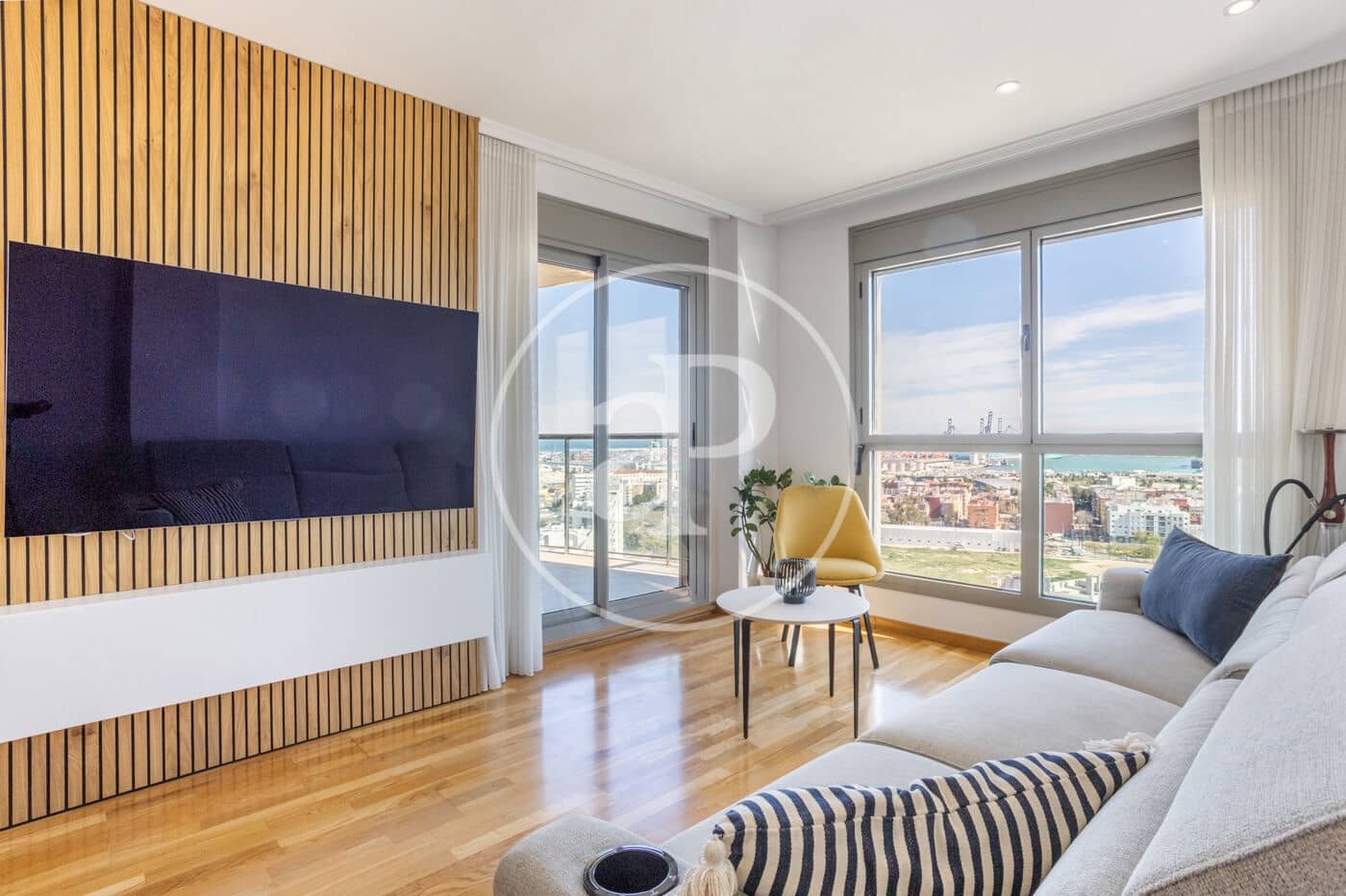 3 quarto Apartamento para arrendar em Valencia cidade com piscina - 2 700 € (Ref: 9551635)