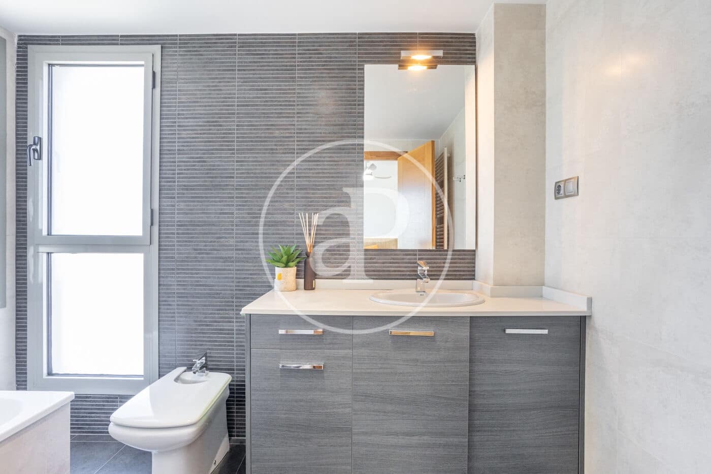 3 quarto Apartamento para arrendar em Valencia cidade com piscina - 2 700 € (Ref: 9551635)