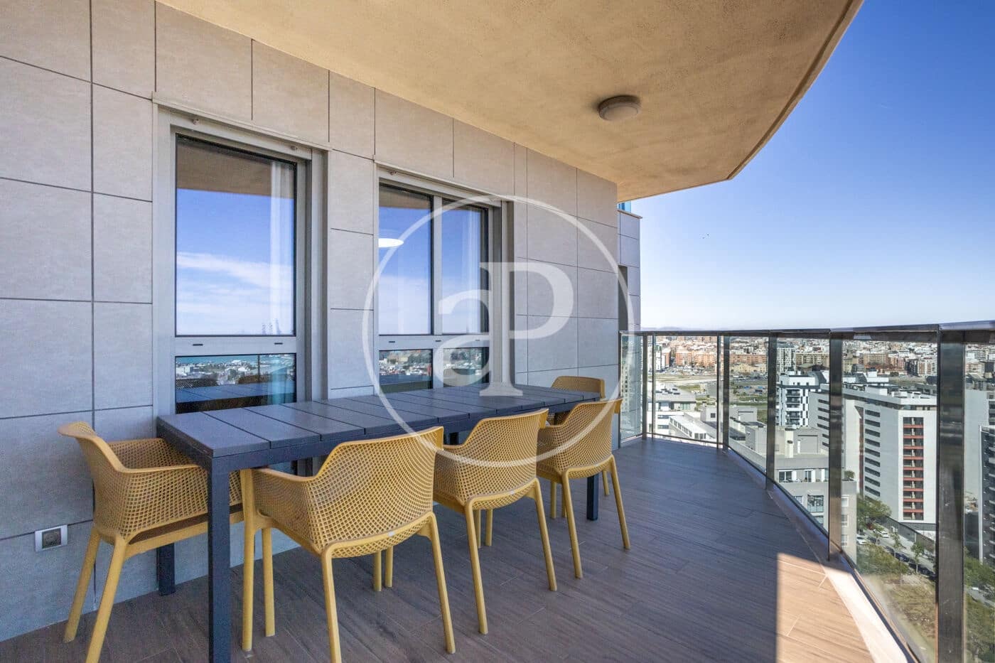 3 quarto Apartamento para arrendar em Valencia cidade com piscina - 2 700 € (Ref: 9551635)