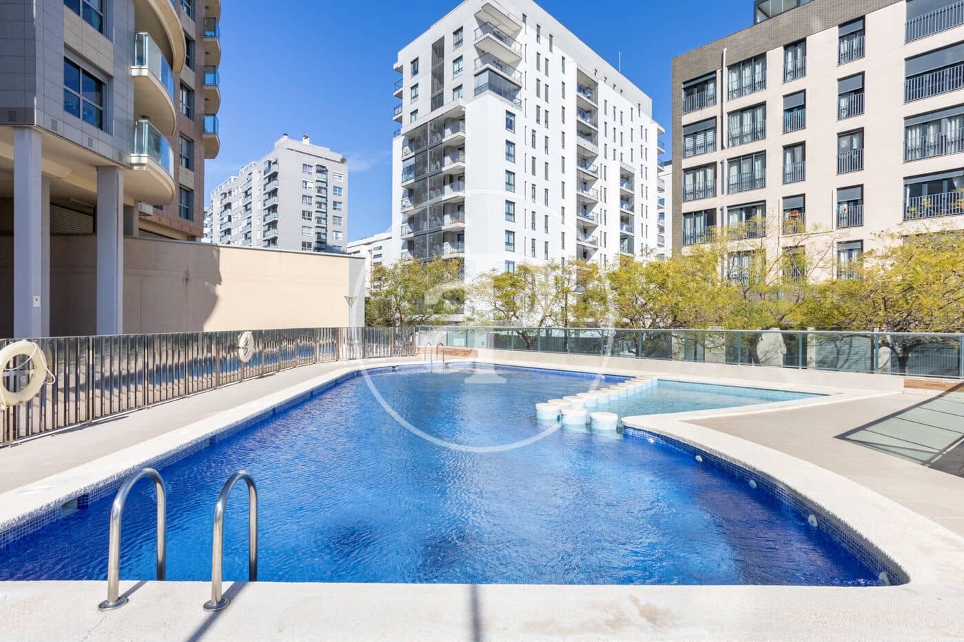 3 quarto Apartamento para arrendar em Valencia cidade com piscina - 2 700 € (Ref: 9551635)